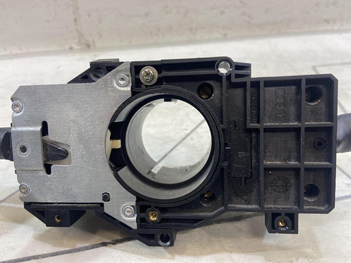 Переключатель подрулевой 4D0953513D Audi A8 D2 / S8 D2