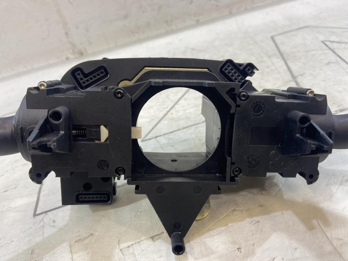 Переключатель подрулевой 8E0953549S Audi A4 B6