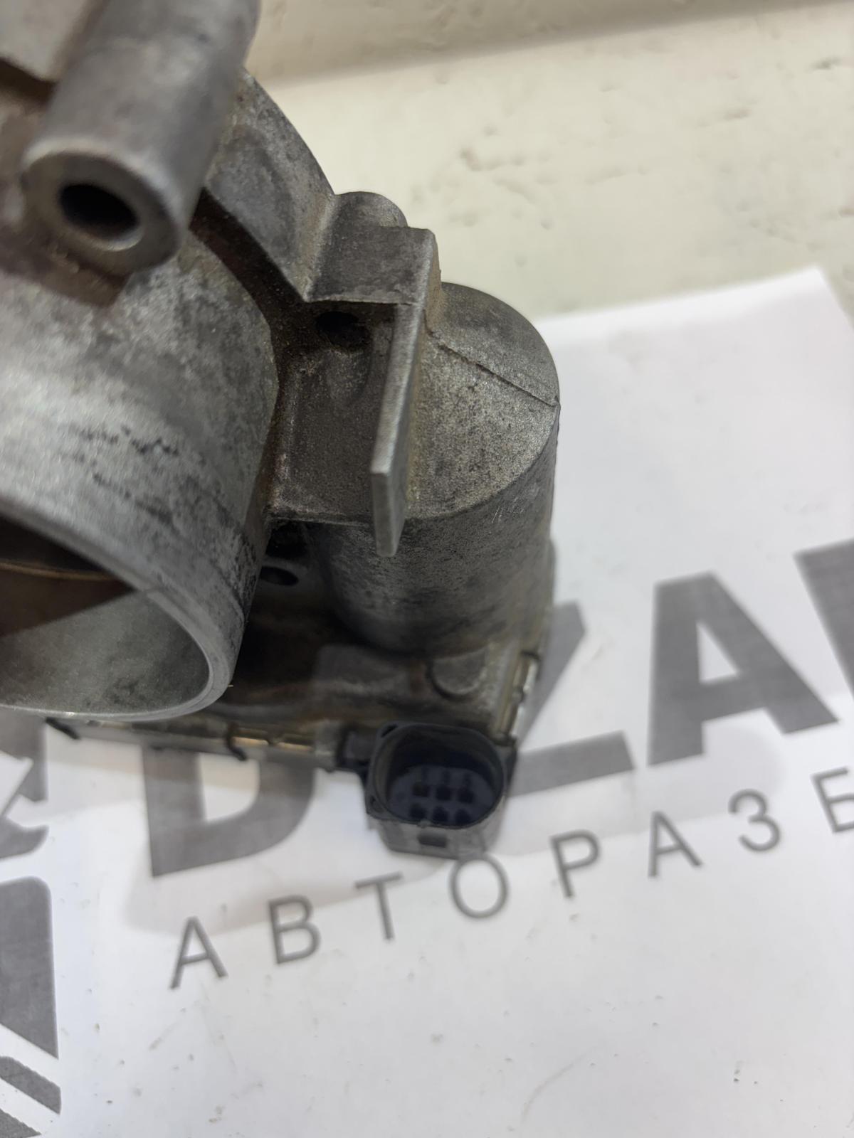 Дроссельная заслонка 077133062A 