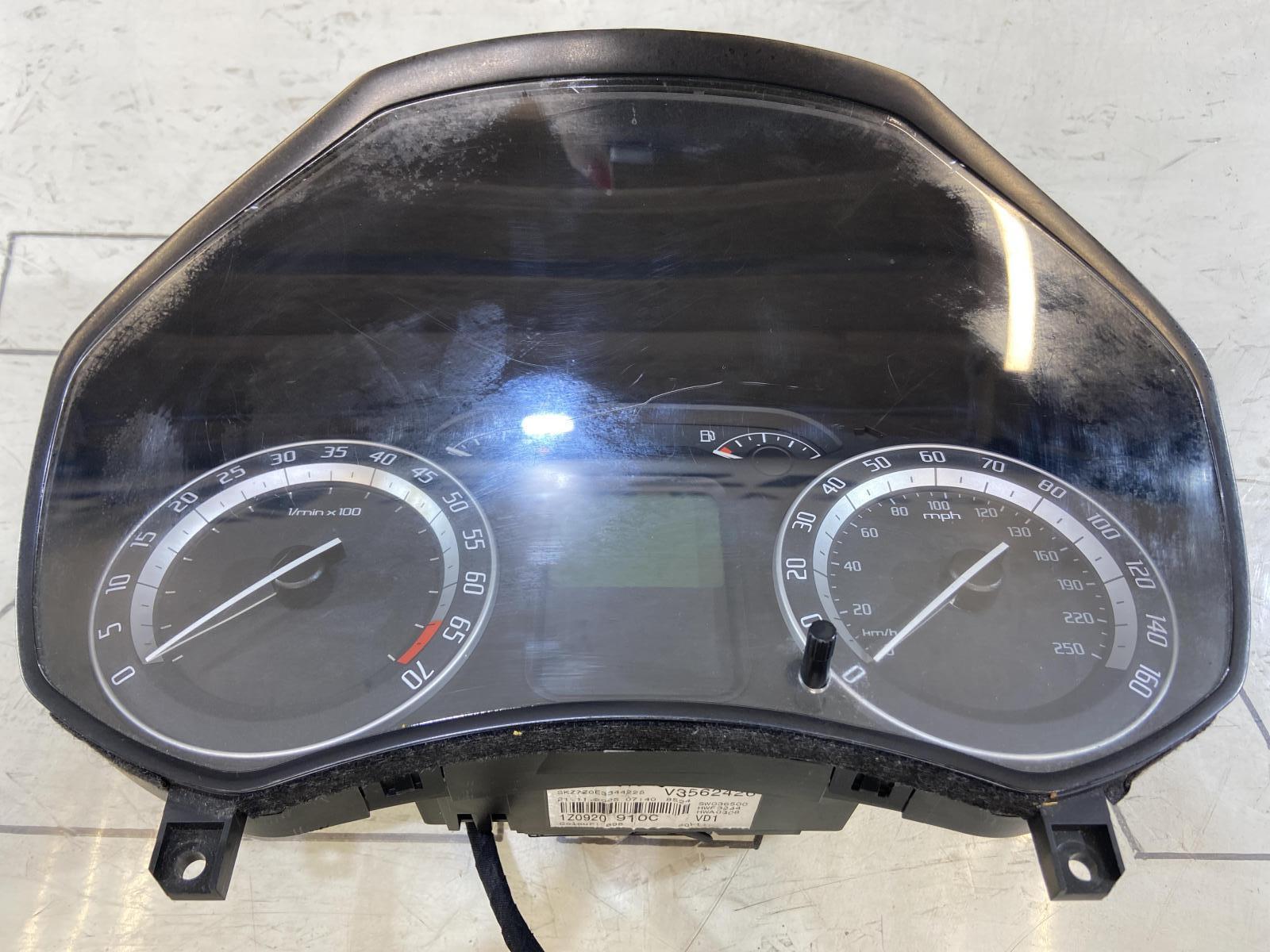 Панель приборов 1Z0920910C Skoda Octavia RS II