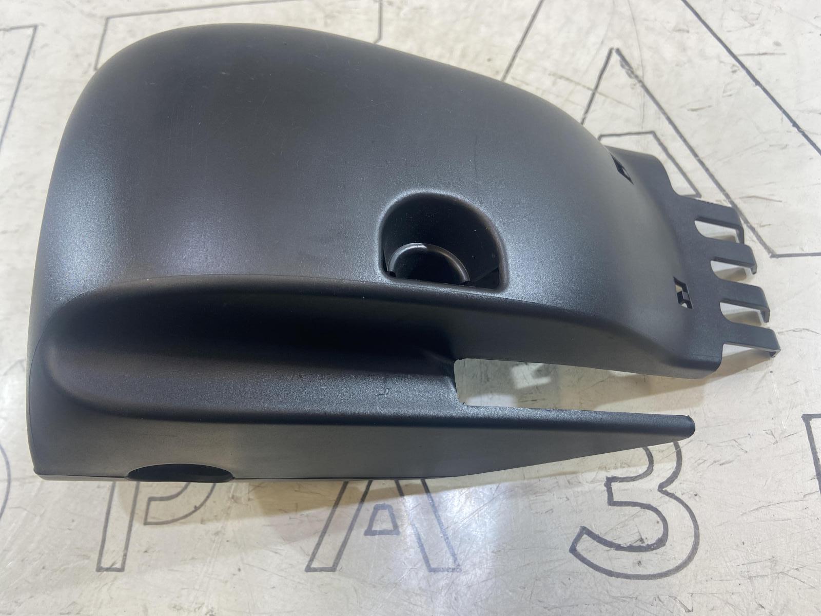 Кожух рулевой колонки 3T0858565 Skoda Octavia II рест