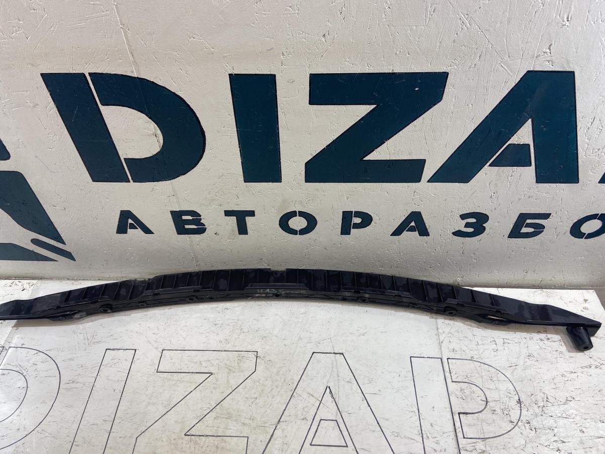 Направляющая заднего бампера 7L6807863B Volkswagen Touareg I