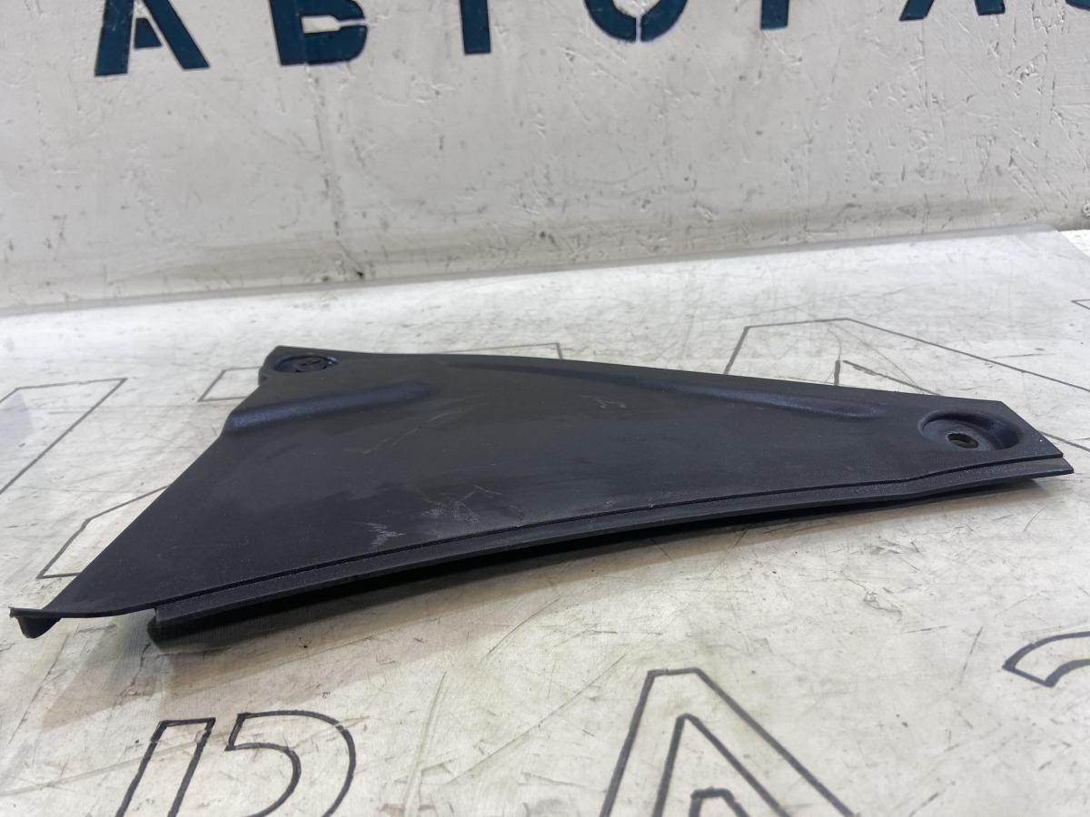 Вставка в жабо 7L6819730A Volkswagen Touareg I