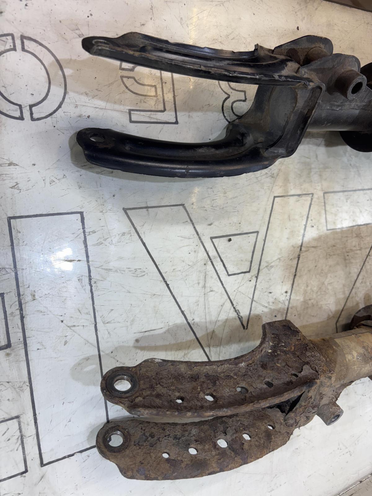 Амортизаторы с пружинами передние 7L6413031L Volkswagen Touareg I