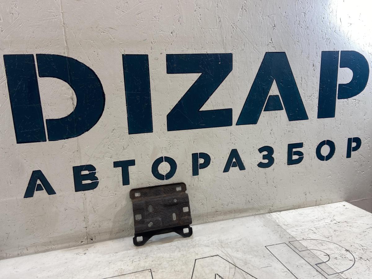 Кронштейн кардана 7L0521378A Volkswagen Touareg I