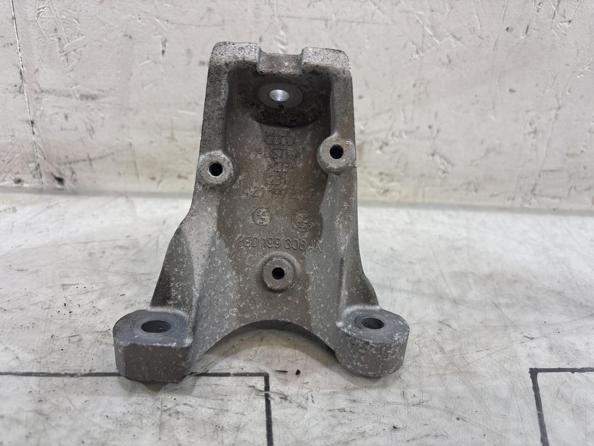 Кронштейн двигателя правый 8E0199308AN Audi A4 B6 / A4 B7