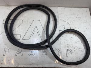 Уплотнитель багажника 4L0827705 Audi Q7