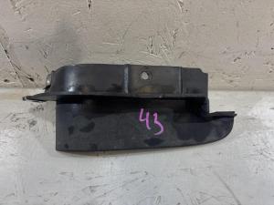 Брызговик 8E0853833 Audi A4 B6