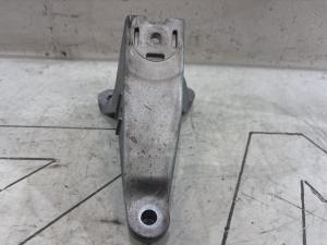 Кронштейн двигателя правый 8E0199308AN Audi A4 B6 / A4 B7